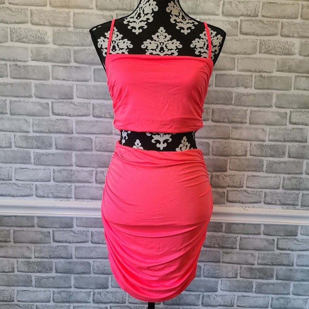 Barbie Neon Pink 2 Piece Top and Mini Skirt Ruched Party Costume Cosplay Large